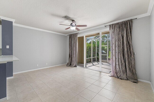 Building Photo - 8080 Briantea Dr
