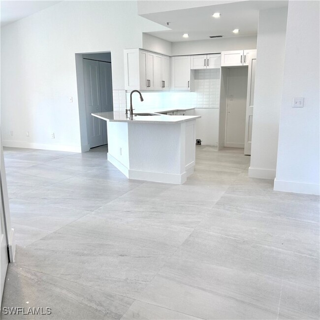 Building Photo - 8275 Ibis Club Dr
