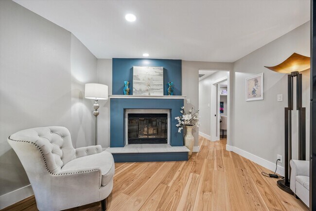 Building Photo - 8518 Westview Dr