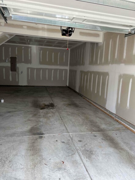 Building Photo - 13333 Porter Creek Rd