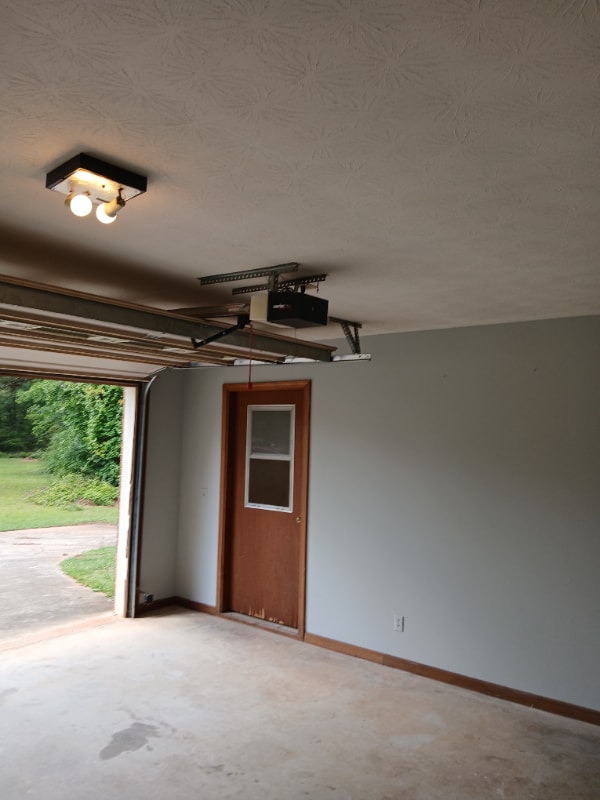 Building Photo - 1850 Brandy Dr SE