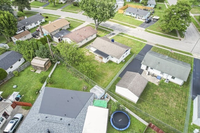 Building Photo - Cozy Ranch Home 30 Night Min Quiet Reynoldsburg
