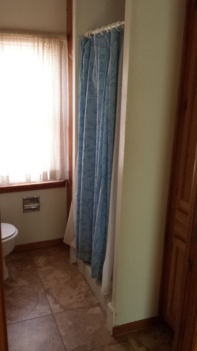 906 Vine St 906 Vine St La Crosse WI 54601 Apartment Finder