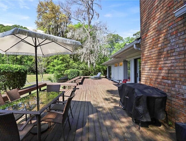 Building Photo - Hilton Head Plantation home
