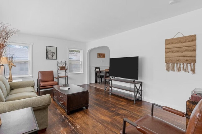 Building Photo - 6563 Julian Ave