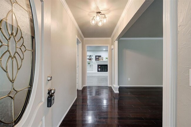Building Photo - 9009 Lakeaire Dr