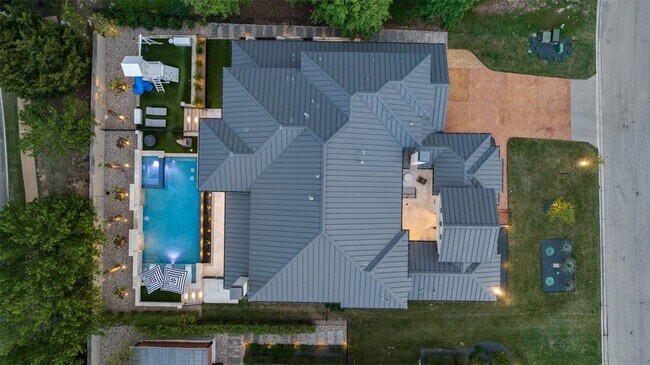 Building Photo - 105 Bisset Ct