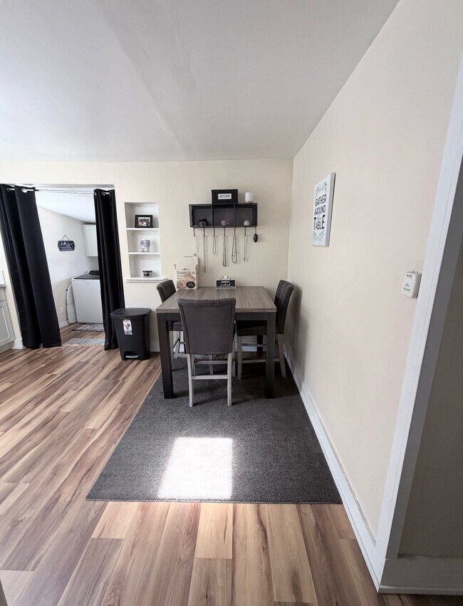 Building Photo - 1244 La Barr Mdws Rd