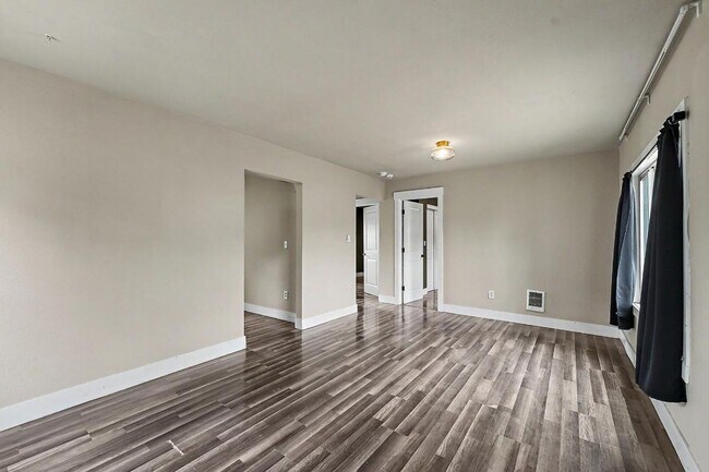 Building Photo - 14917 W Thorne Ln SW