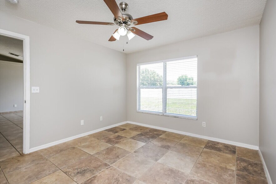 Building Photo - 15146 Margaux Dr