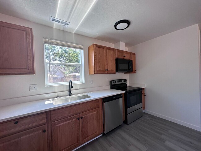 Building Photo - Brand New Construction 2 Bed 1 Bath Duplex!