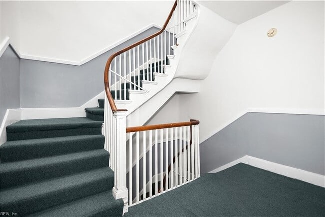 Building Photo - 600 W Olney Rd