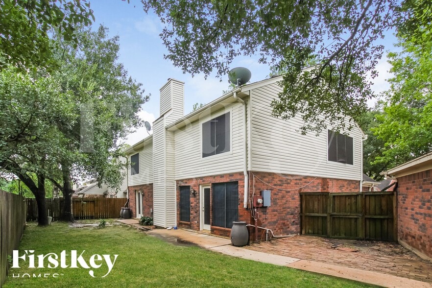 Building Photo - 17026 River Willow Dr