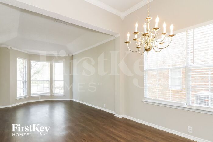Building Photo - 985 Union Dr