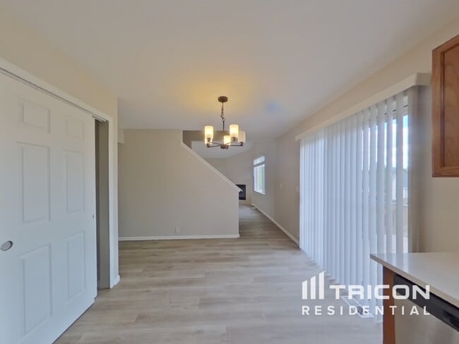 Building Photo - 8439 Shadow Run Ln