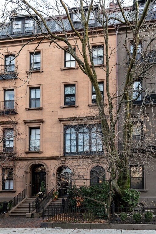 Building Photo - 107 Beacon St