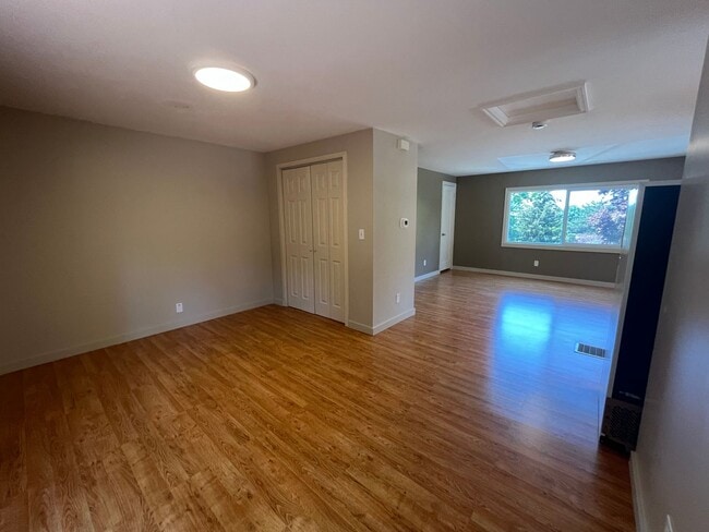 Building Photo - 1Bd/1Ba Home in the West Slope Neighborhoo...