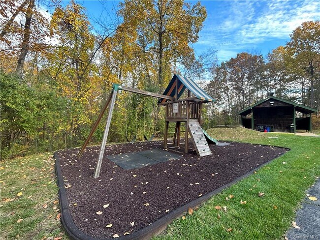 Building Photo - 417 Fox Run Ln