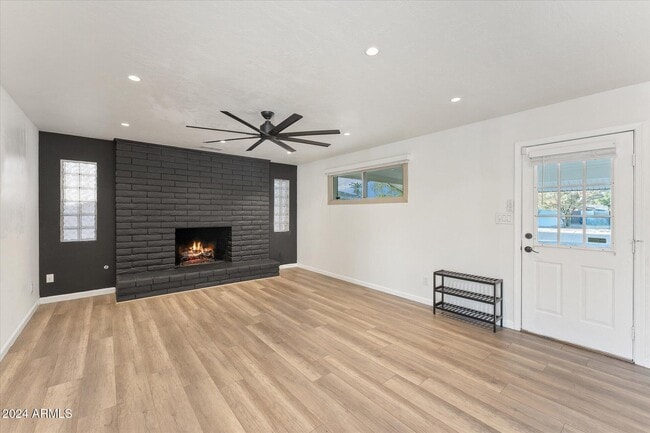 Building Photo - 1921 E Laguna Dr