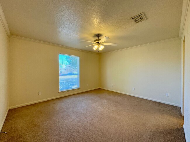 Building Photo - Duplex