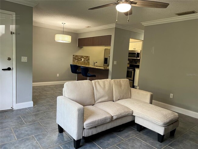 Building Photo - 306 S Habana Ave