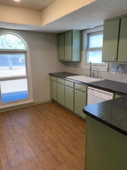 Building Photo - 7016 York Ave