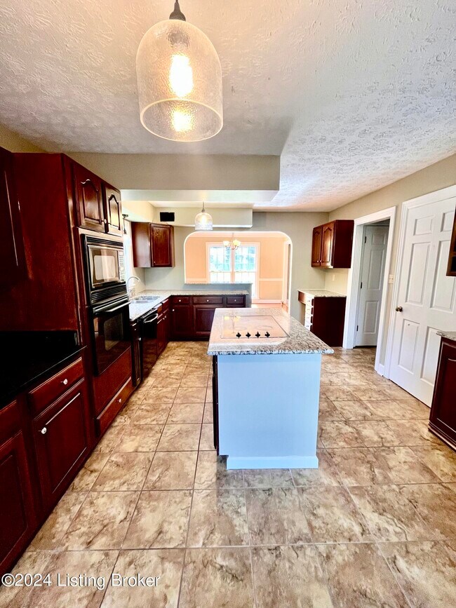 Building Photo - 4612 Deepwood Ct