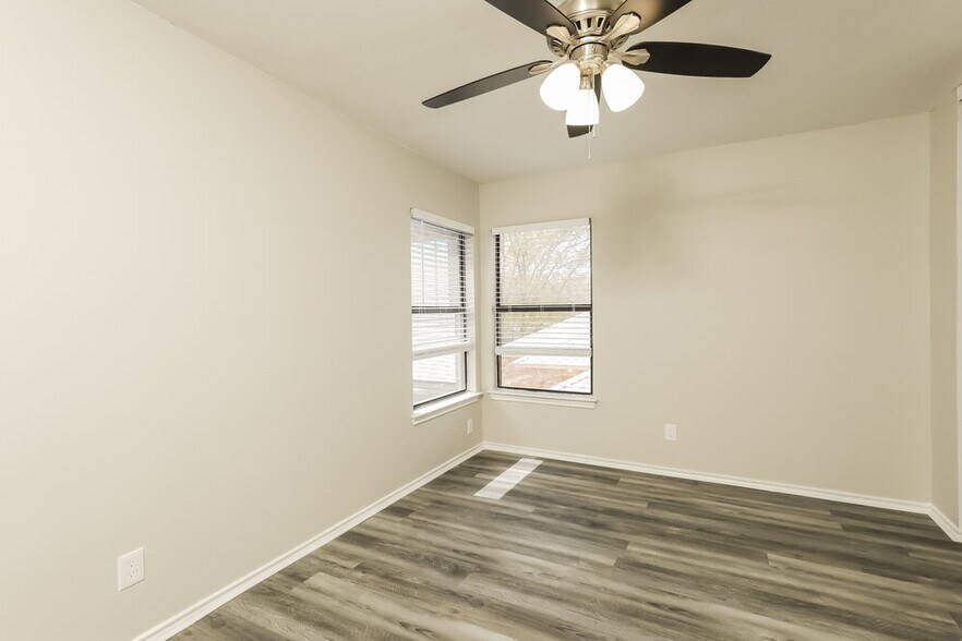 Building Photo - 8151 Cheryl Meadow Dr