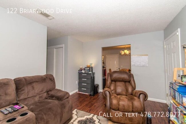 Building Photo - 122 Briarwood Dr