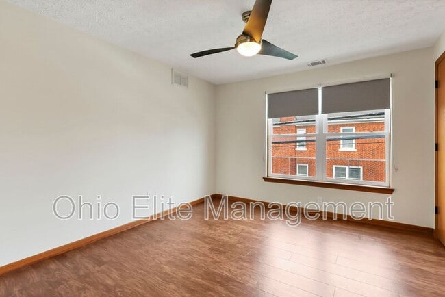 Building Photo - 826 S 18th St