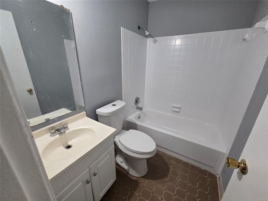 Building Photo - 3224 Raintree Dr