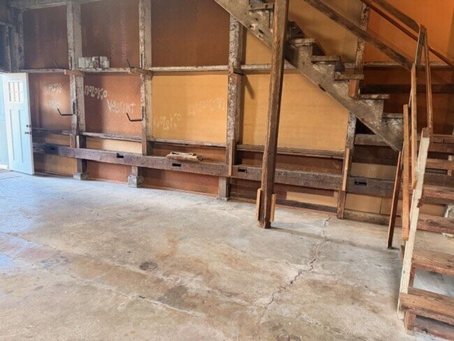 Building Photo - 3356/3372/3376 Franklin Ave.