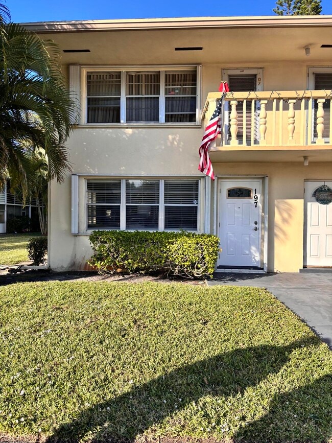 Building Photo - 197 Sussex K