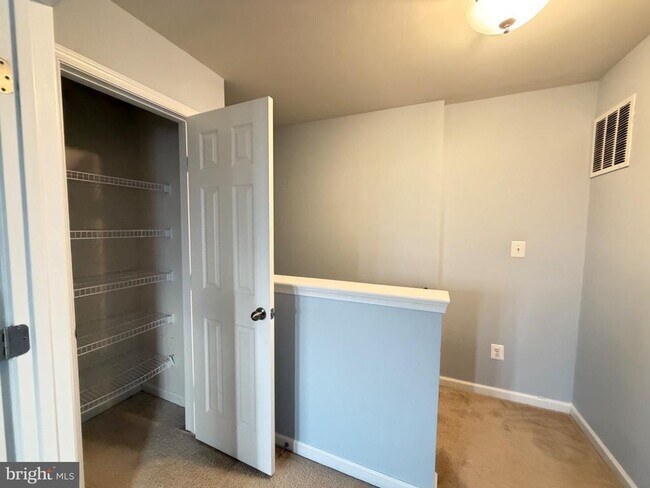 Building Photo - 5914 Krantz Dr