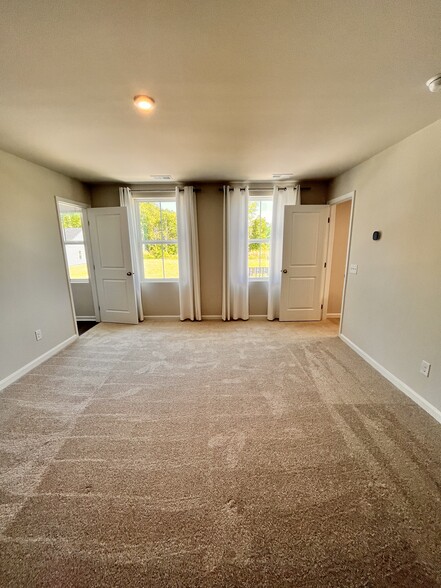 Building Photo - 1017 Sharron Creek Dr