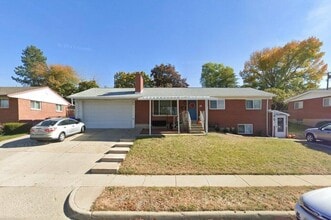 Building Photo - 1865 S Spring Creek Dr
