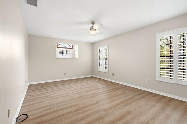 Building Photo - 345 Bailey St