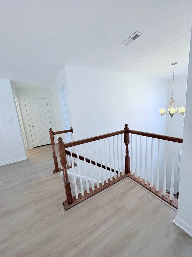 Building Photo - Charming 3 beds 2.5 baths in The Reserves of Beavercreek!