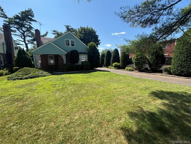 Building Photo - 485 Mineola Blvd