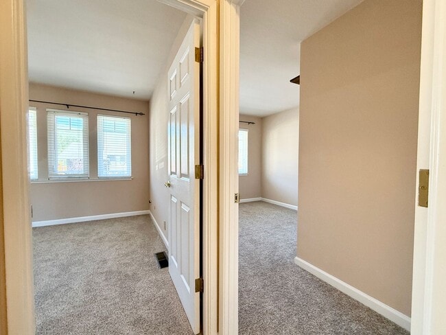 Building Photo - 1163 Grand Teton Dr