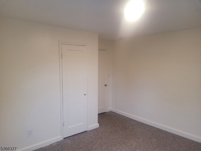 Building Photo - 136 Belmohr St