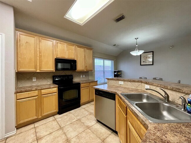 Building Photo - 12347 Carmel Dale Ln