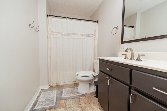 Building Photo - 425 Whirlaway Ct