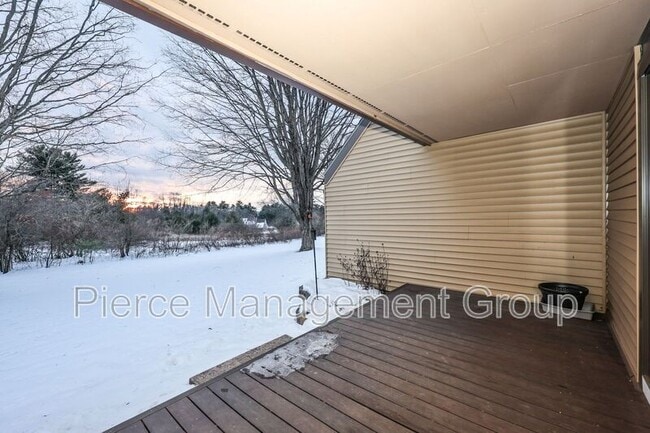 Building Photo - 9 Savage Ct