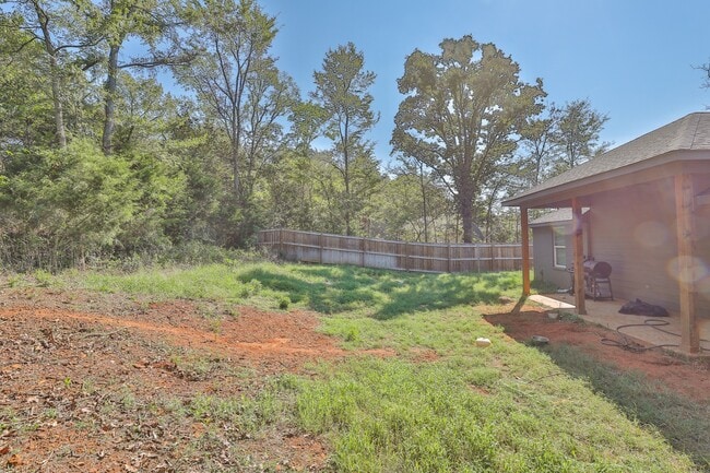Building Photo - 20690 Pleasant Oaks Dr