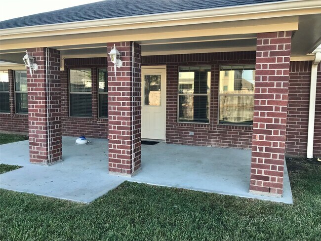 Building Photo - 2310 Townhall Ln