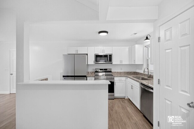Building Photo - 108 Eagle St
