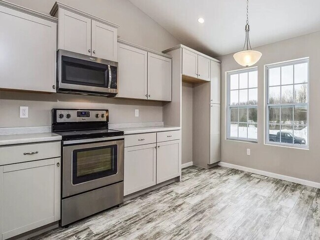 Building Photo - Beautiful Neighborhood with Newer Home for Lease