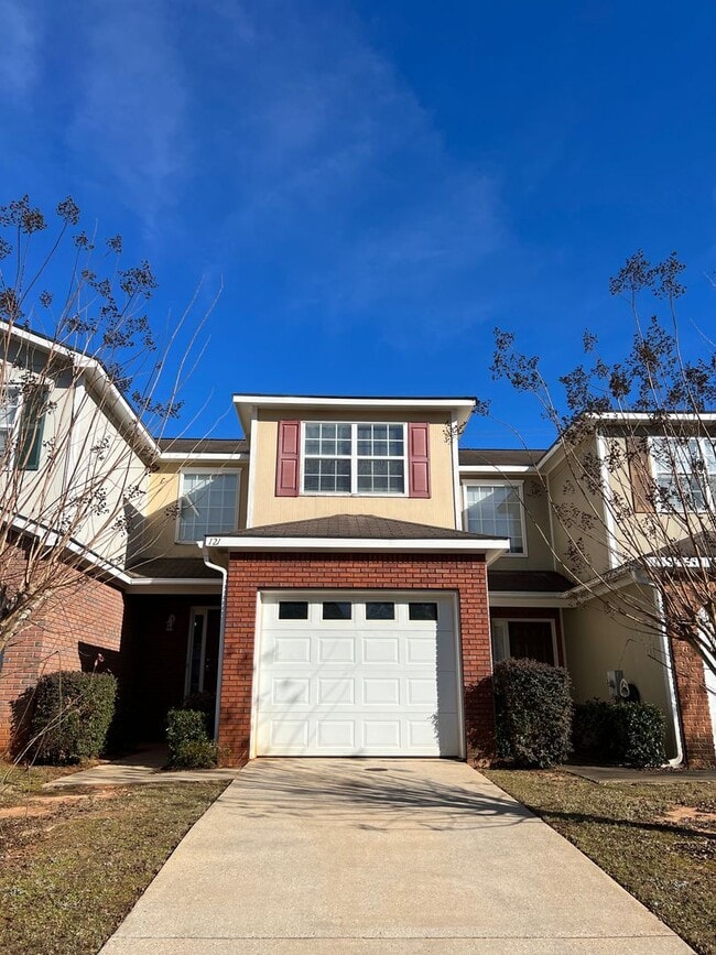 Available NOW 121 S. springview Drive 121 S Springview Dr Enterprise