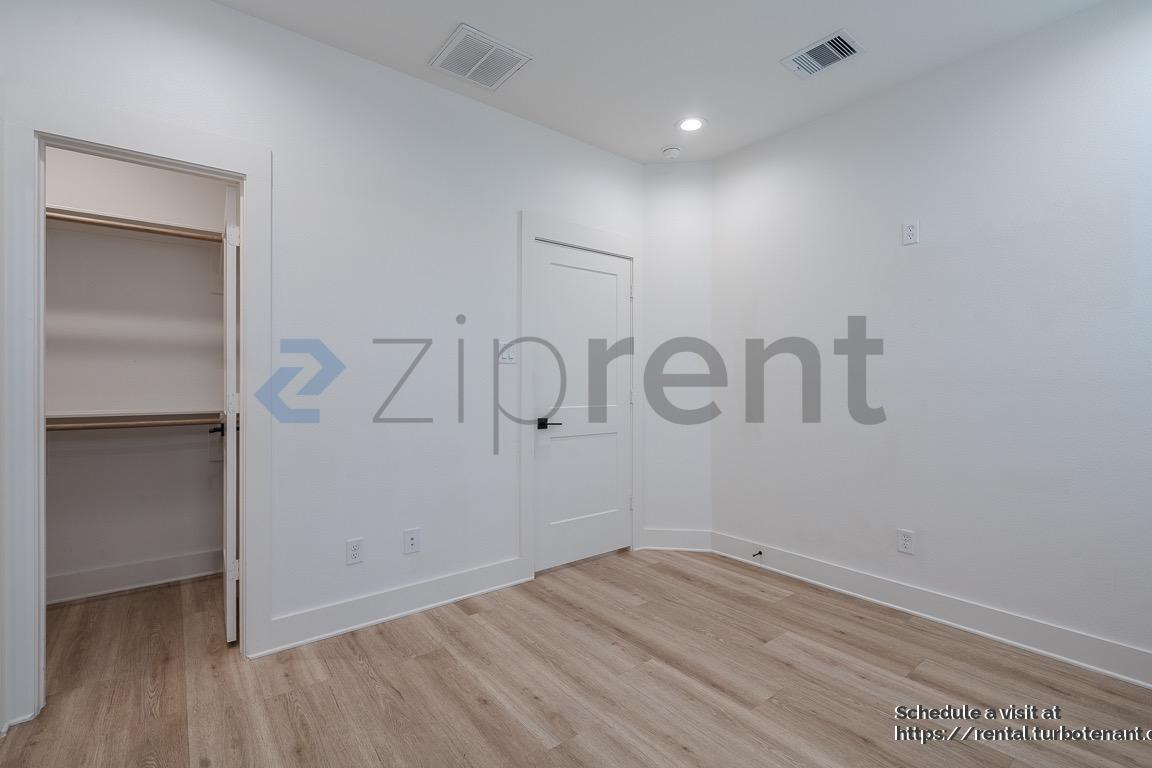 Building Photo - 2852 Cline St